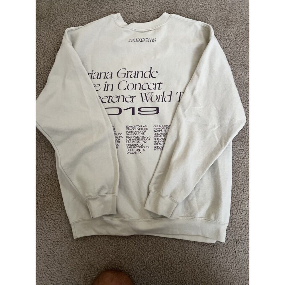 Ariana Grande Live In Concert Sweetener Tour 2019 Sweatshirt Size L. Perfect! - Picture 5 of 5